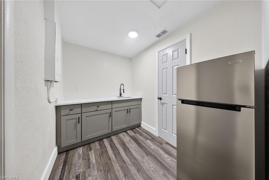 280 1st St Nw, Naples, FL 34120 Photo