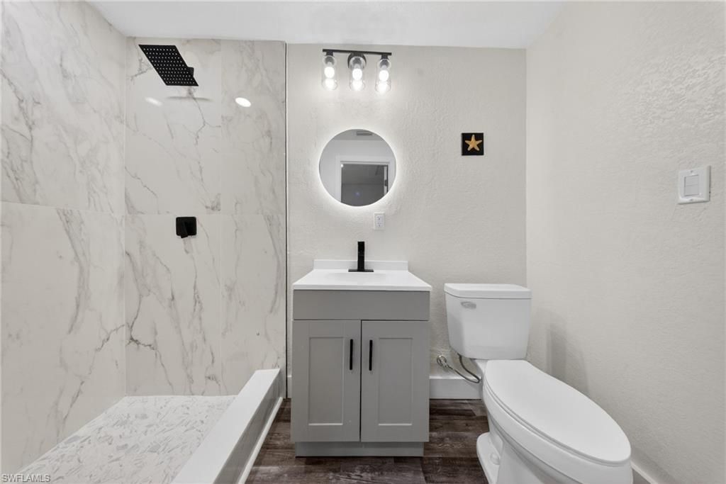 280 1st St Nw, Naples, FL 34120 Photo