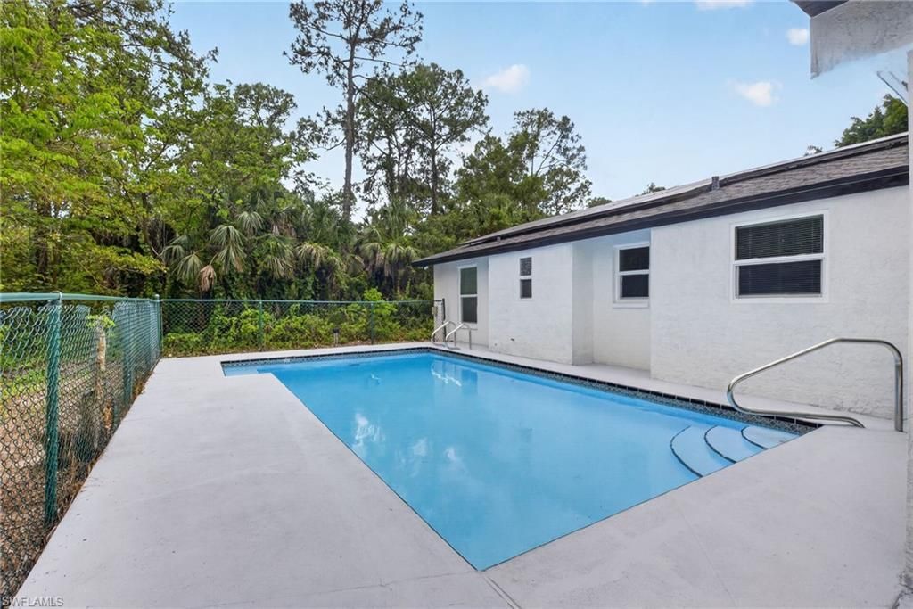 280 1st St Nw, Naples, FL 34120 Photo