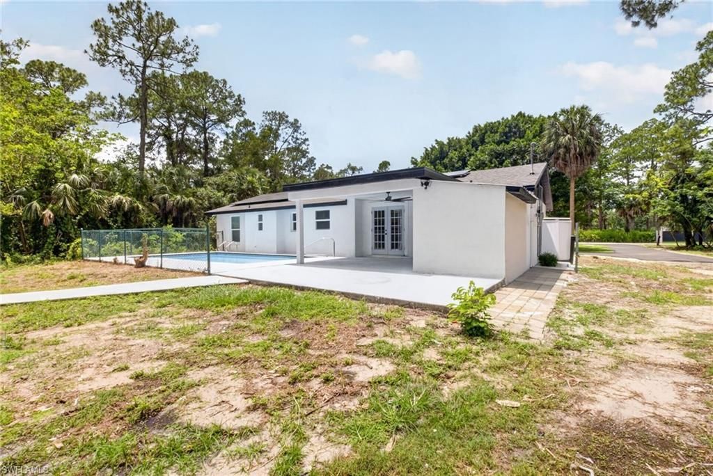 280 1st St Nw, Naples, FL 34120 Photo