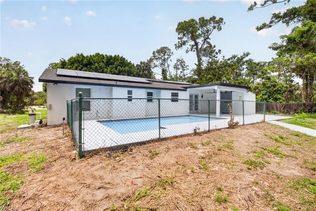 280 1st St Nw, Naples, FL 34120 Photo