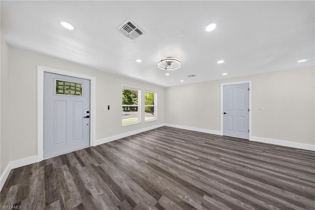 280 1st St Nw, Naples, FL 34120 Photo