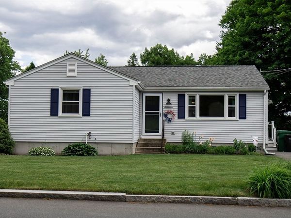 17 Hearthstone Ter, Chicopee, MA 01020
