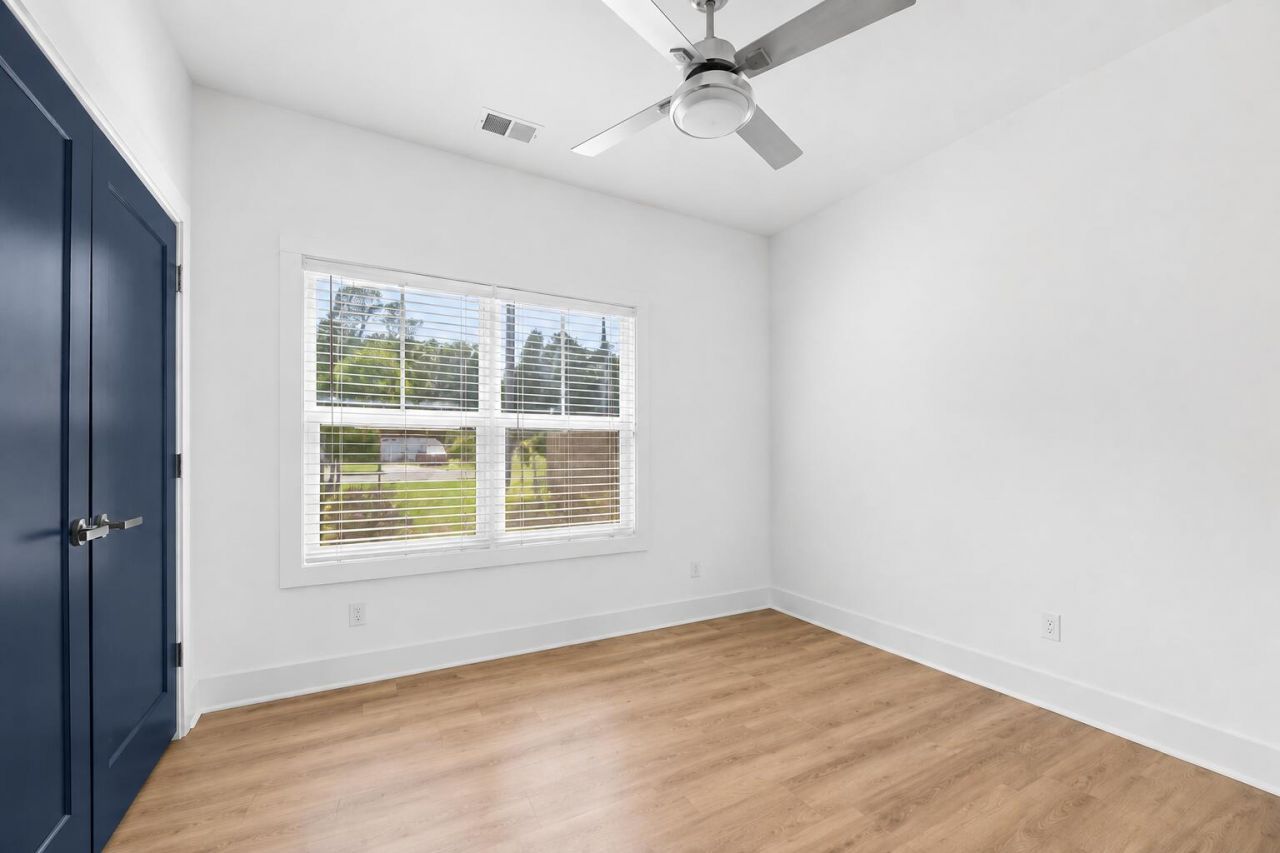 2034 NE Longwood Road Photo 31