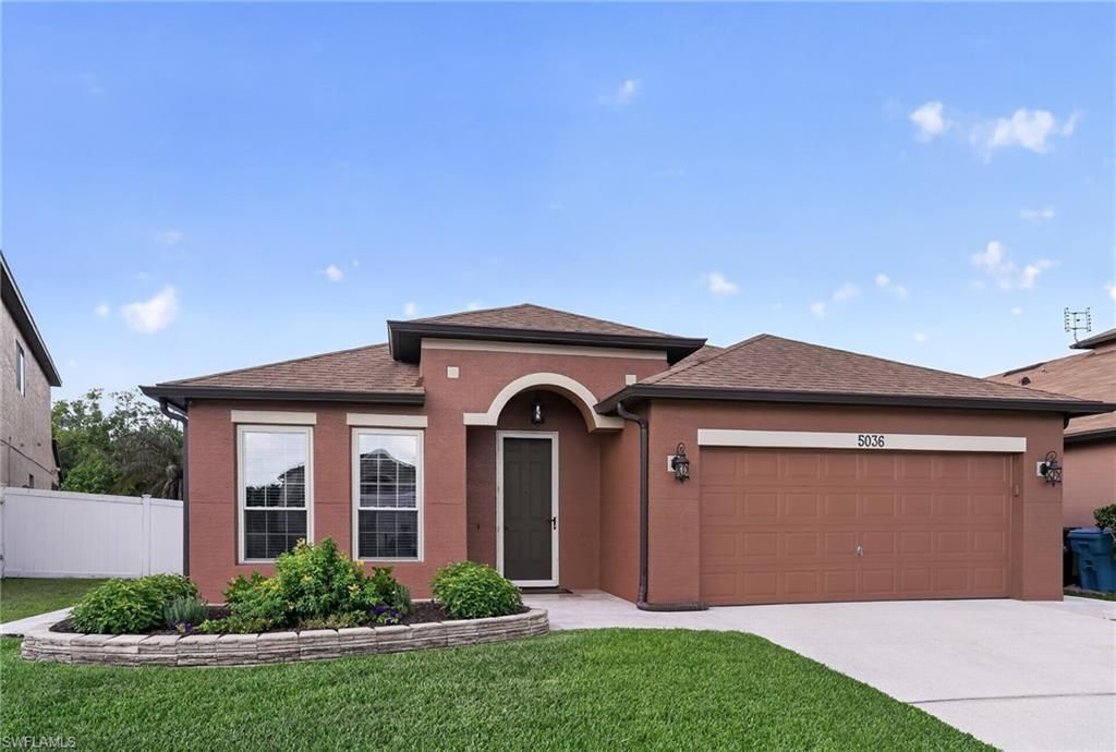 5036 Heartland St, Orlando, FL 32829 Main Photo