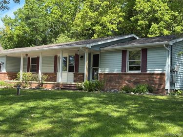 8427 Carols Drive, Brighton Twp, MI 48114