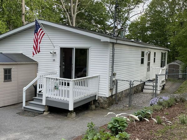 10 Maple Street Extension, Topsham, ME 04086