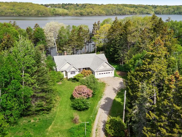 25 Cliff Drive, South Thomaston, ME 04858
