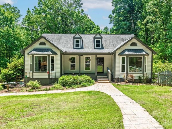 9131 N Pine Hill Lane , Charlotte, NC 28215