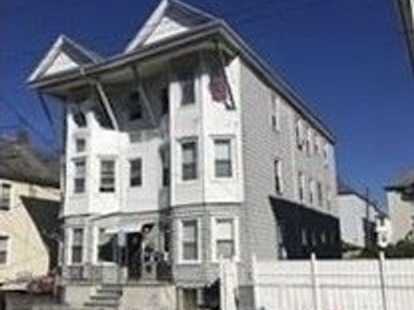 157 Hathaway St, Unit 3W, New Bedford, MA 02746