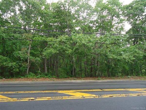 8155 Route 25 , Mattituck, NY 11952
