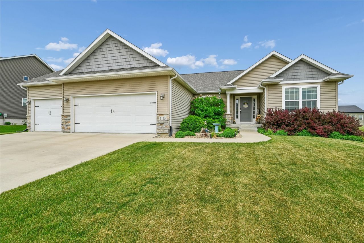 1115 Partridge Lane, Waterloo, IA 50701 Main Photo