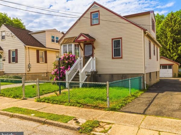 208 LEHIGH AVENUE , GLOUCESTER CITY, NJ 08030