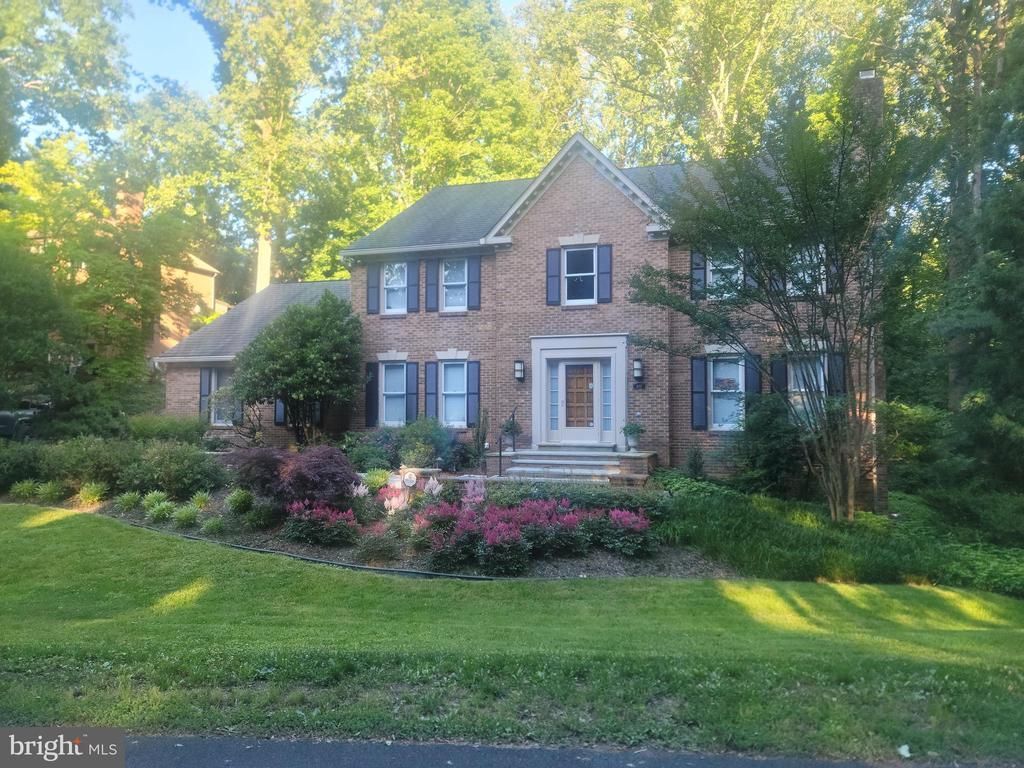 1097 Old Cedar Road, McLean, VA 22102 Main Photo