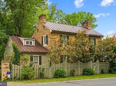 406 E WASHINGTON STREET, MIDDLEBURG, VA 20117