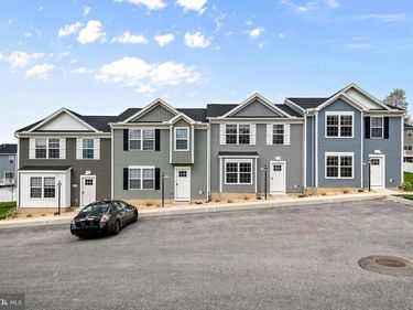 2607 MAPLEWOOD CIR , HARRISBURG, PA 17110