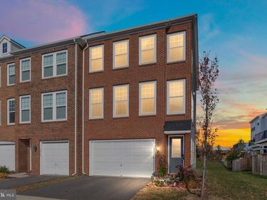 42304 LANCASTER WOODS SQUARE , CHANTILLY, VA 20152