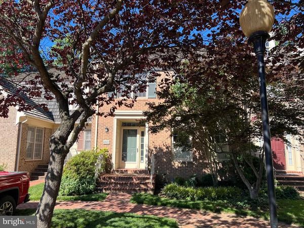 10922 BREWER HOUSE, ROCKVILLE, MD 20852