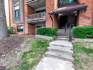 10208 BUSHMAN DRIVE, Unit 402, OAKTON, VA 22124