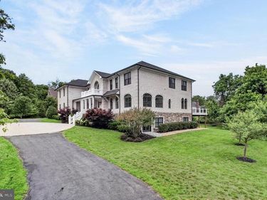 7112 GEORGETOWN PIKE, MCLEAN, VA 22101