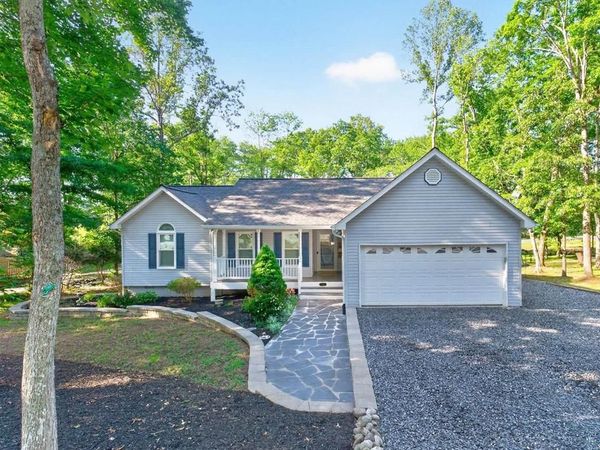 137 JEFFERSON DR , PALMYRA, VA 22963
