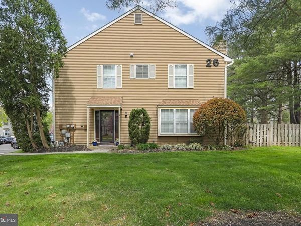 306 FOUNTAIN HALL COURT , MOUNT LAUREL, NJ 08054
