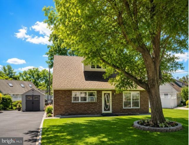 587 ARBOR ROAD , MORRISVILLE, PA 19067