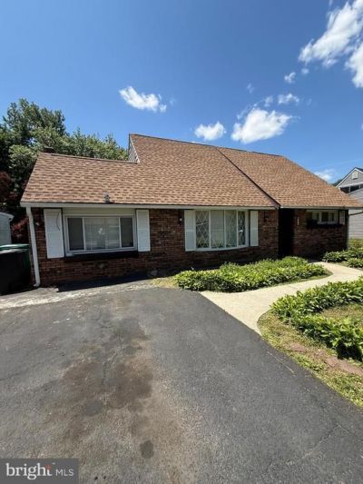 99 KINGWOOD LANE, LEVITTOWN, PA 19055