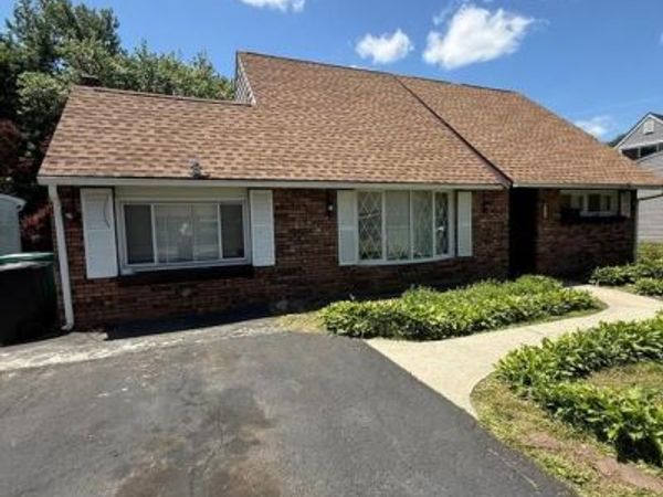 99 KINGWOOD LANE, LEVITTOWN, PA 19055