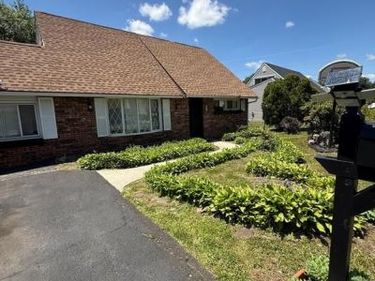99 KINGWOOD LANE , LEVITTOWN, PA 19055
