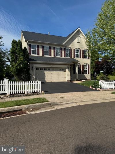 4 HARTFELD ROAD , NEWTOWN, PA 18940