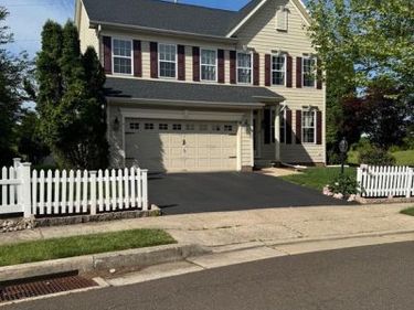 4 HARTFELD ROAD, NEWTOWN, PA 18940