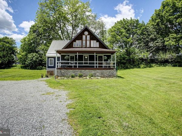 10 W FAIRVIEW AVENUE , MERCERSBURG, PA 17236