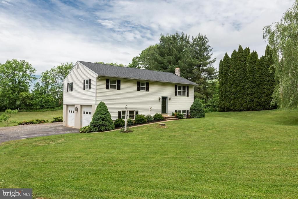 3 APACHE LANE, WILLOW STREET, PA 17584