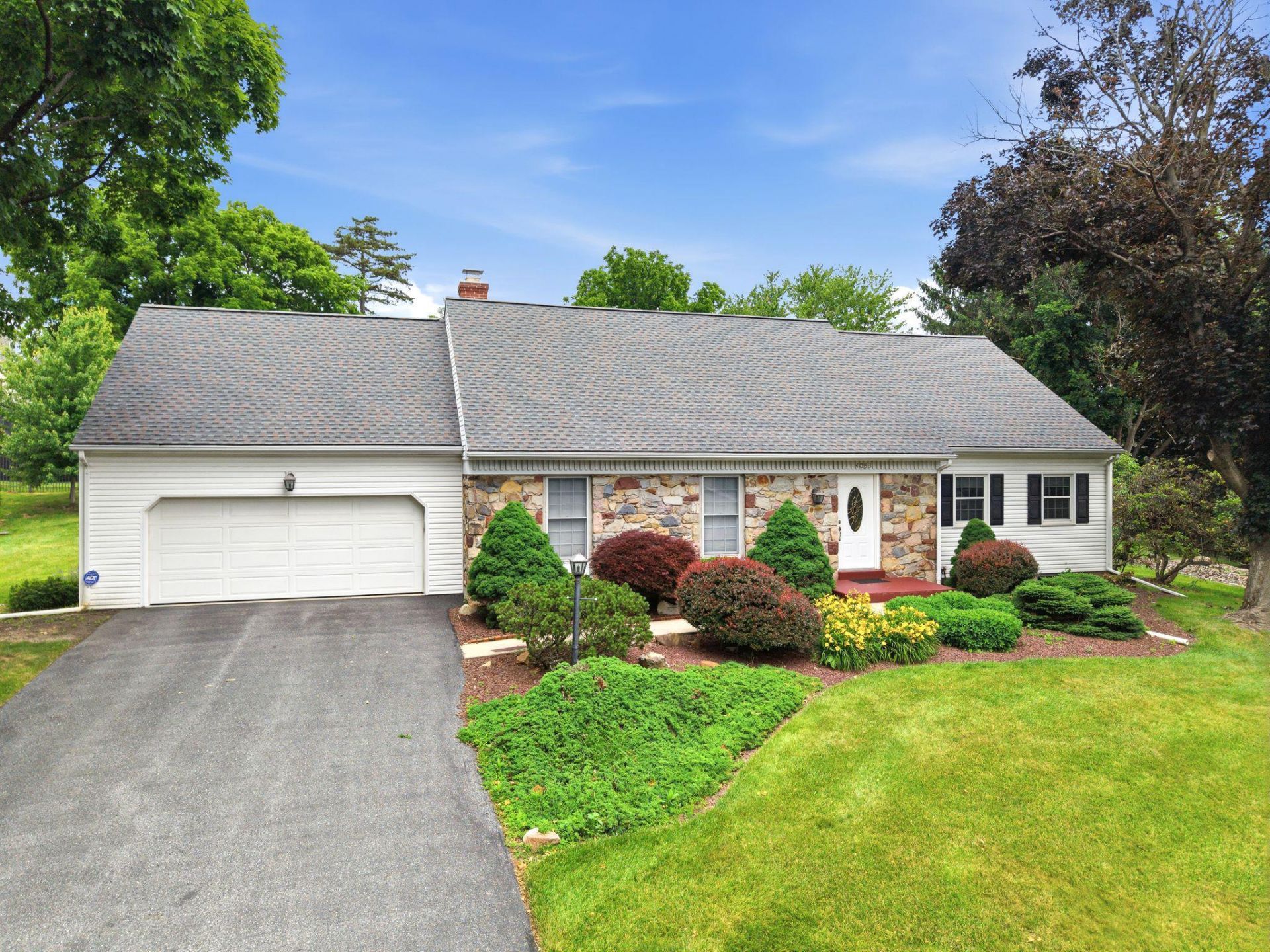 4053 WEDGEWOOD ROAD, ALLENTOWN, PA 18104