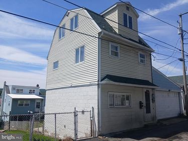 1548 W INDEPENDENCE STREET , COAL TOWNSHIP, PA 17866