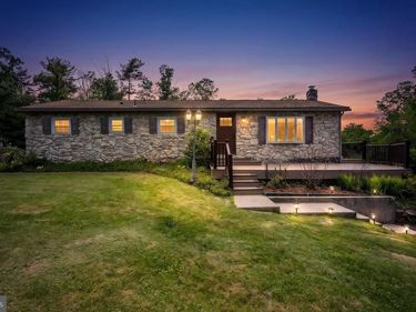 417 MOHAVE DRIVE , AUBURN, PA 17922