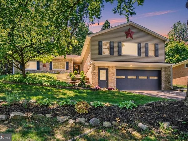 1542 BONBAR ROAD, YORK, PA 17403
