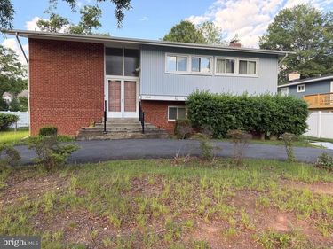 2705 N ROSSER STREET, ALEXANDRIA, VA 22311