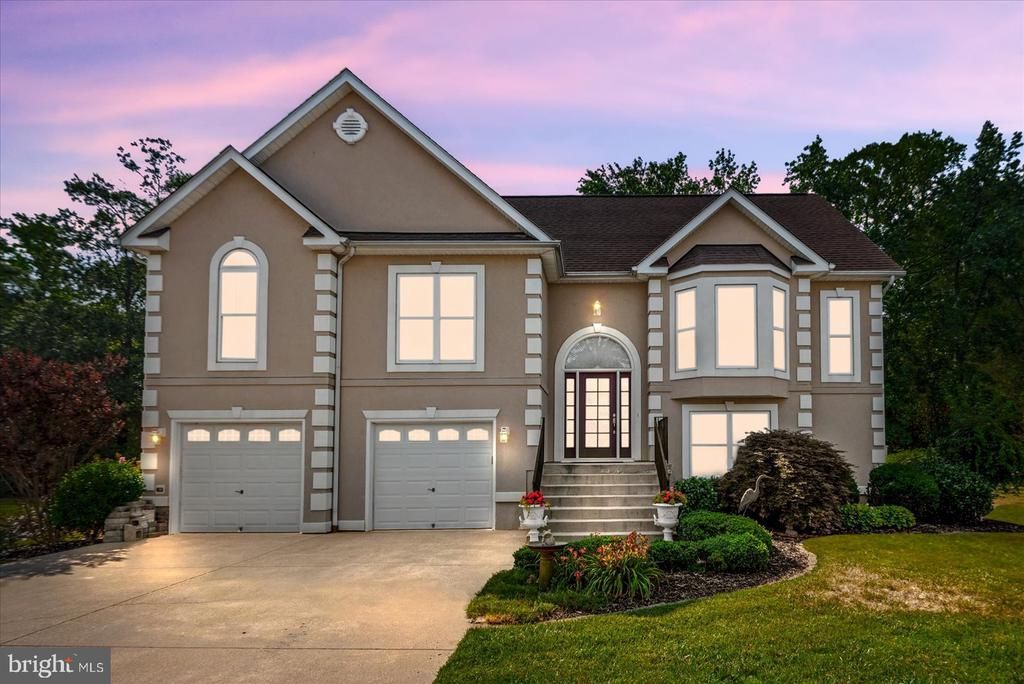 302 Forest Avenue, Colonial Beach, VA 22443 Main Photo