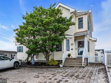 36 MARY ALICE ROAD , MANAHAWKIN, NJ 08050