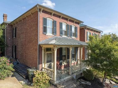 17 N WASHINGTON ST , STAUNTON, VA 24401