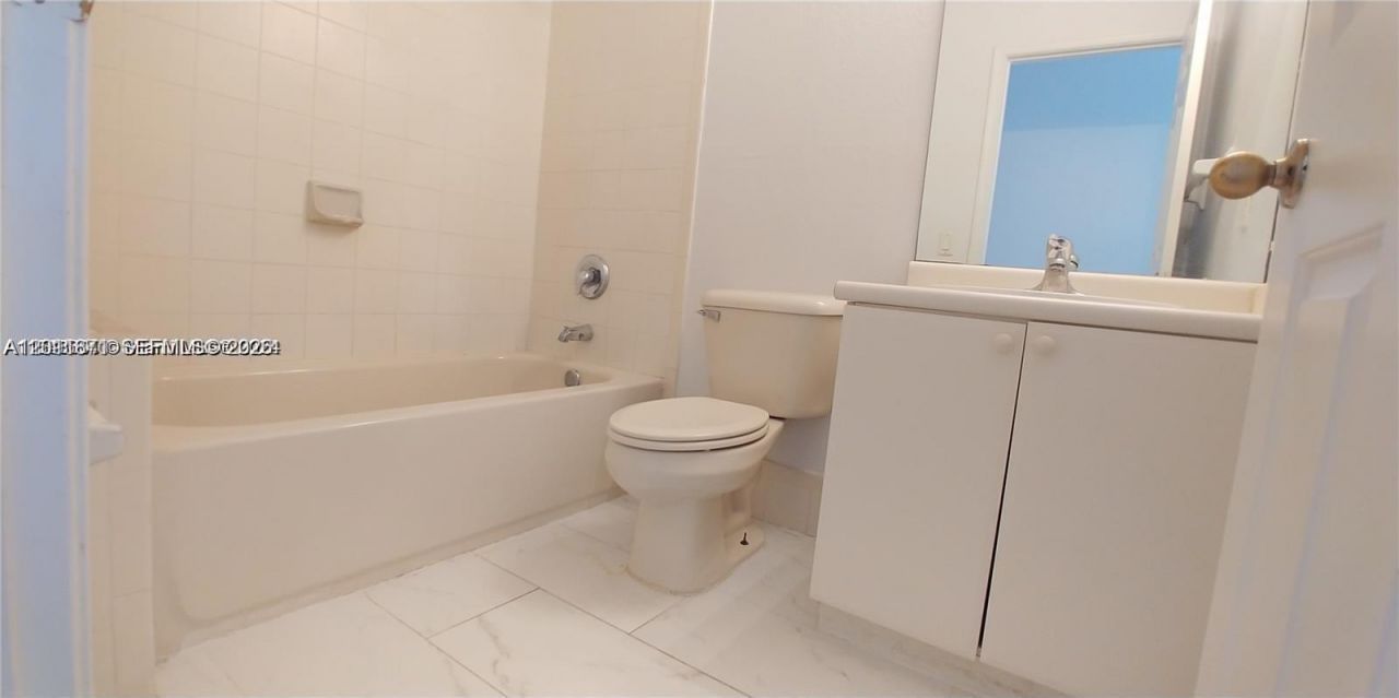 1528 SE 24th Ct, Unit 209, Homestead, FL 33035 Photo