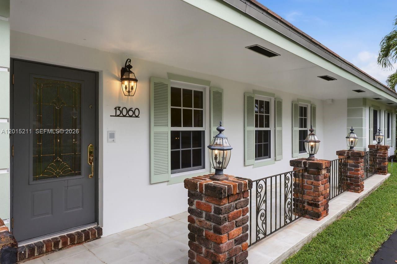 13060 SW 70th Ave, Pinecrest, FL 33156 Photo