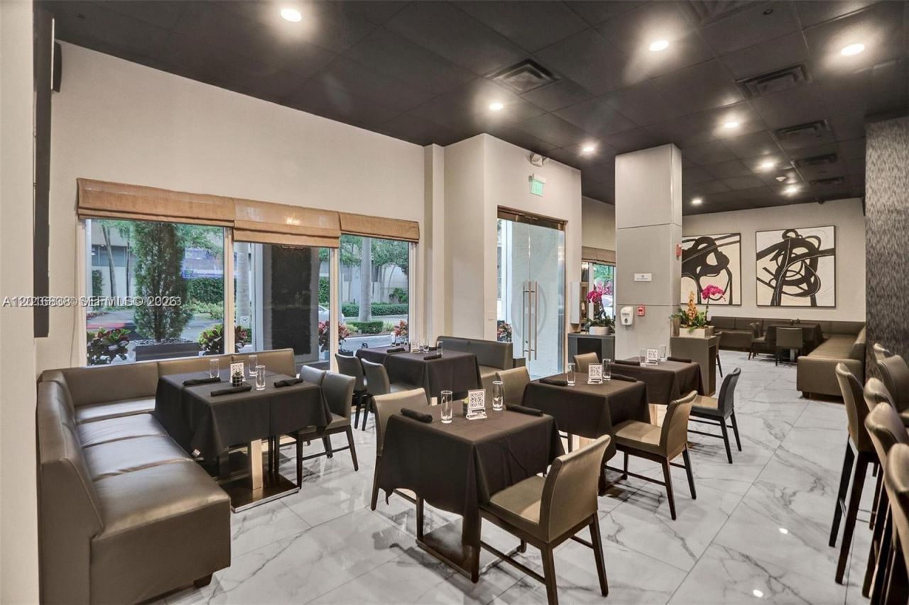 185 SE 14th Ter, Unit 1607, Miami, FL 33131 Photo
