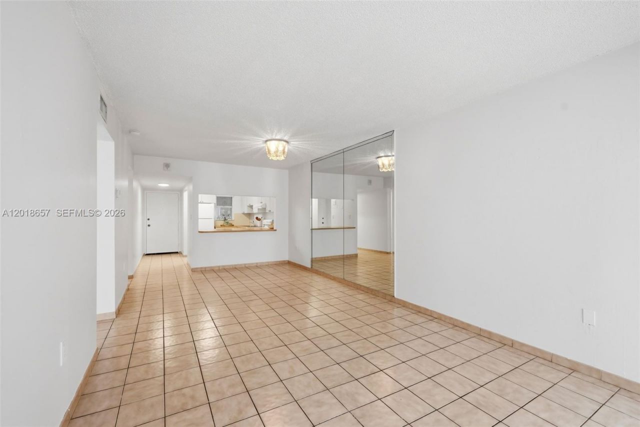 305 W 68th St, Unit 206, Hialeah, FL 33014 Photo