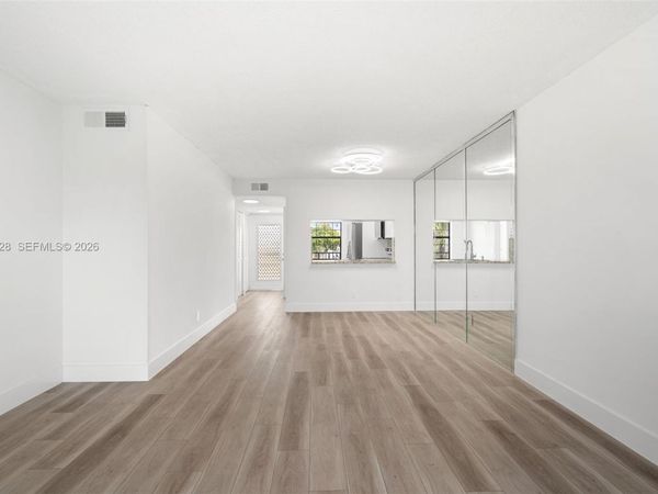 10130 Sunrise Lakes Blvd , Unit 210, Sunrise, FL 33322