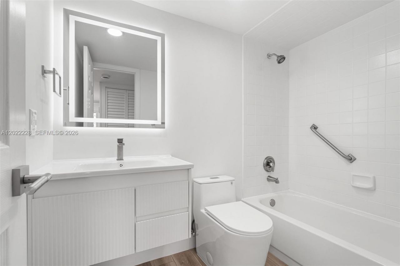 10130 Sunrise Lakes Blvd , Unit 210, Sunrise, FL 33322 Photo