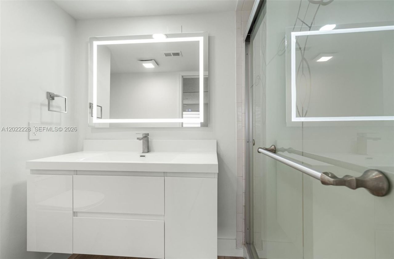 10130 Sunrise Lakes Blvd , Unit 210, Sunrise, FL 33322 Photo