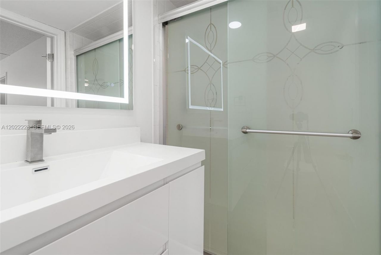 10130 Sunrise Lakes Blvd , Unit 210, Sunrise, FL 33322 Photo